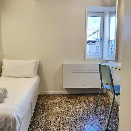 Dimora Ai Frari דירה