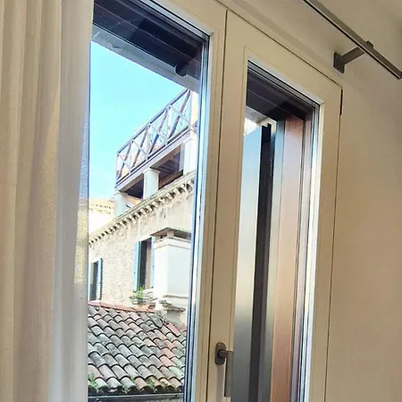 Dimora Ai Frari Velence