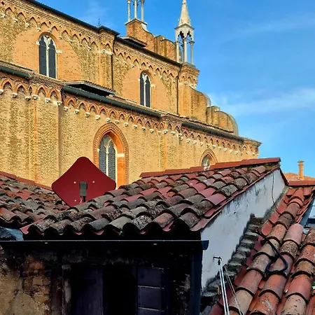 Dimora Ai Frari *